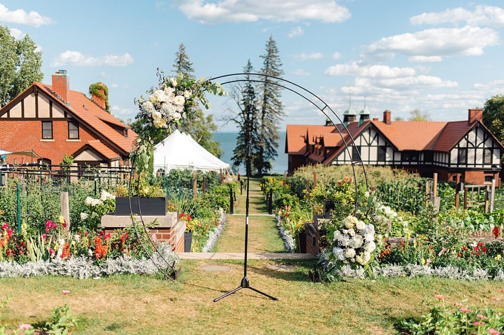 Outdoor ceremony for Glensheen Mansion wedding